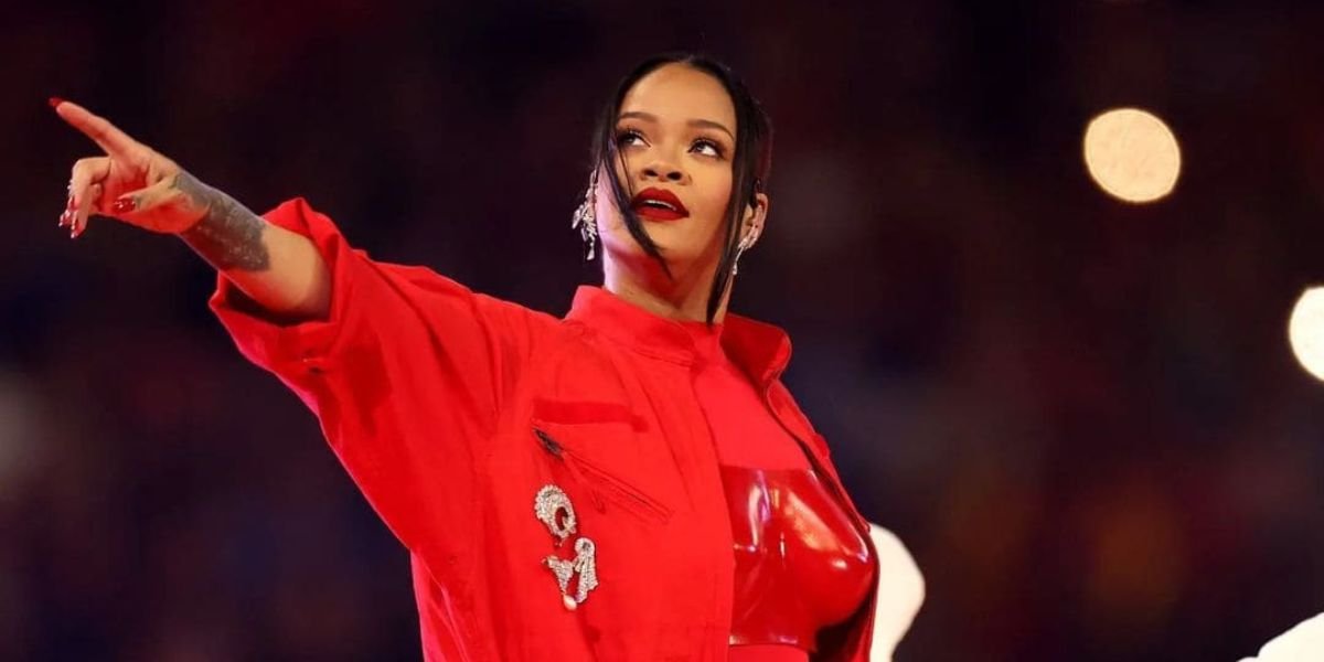 Don't Stop the Music: Rihanna Spotify Streams Soar 640% After Super ...