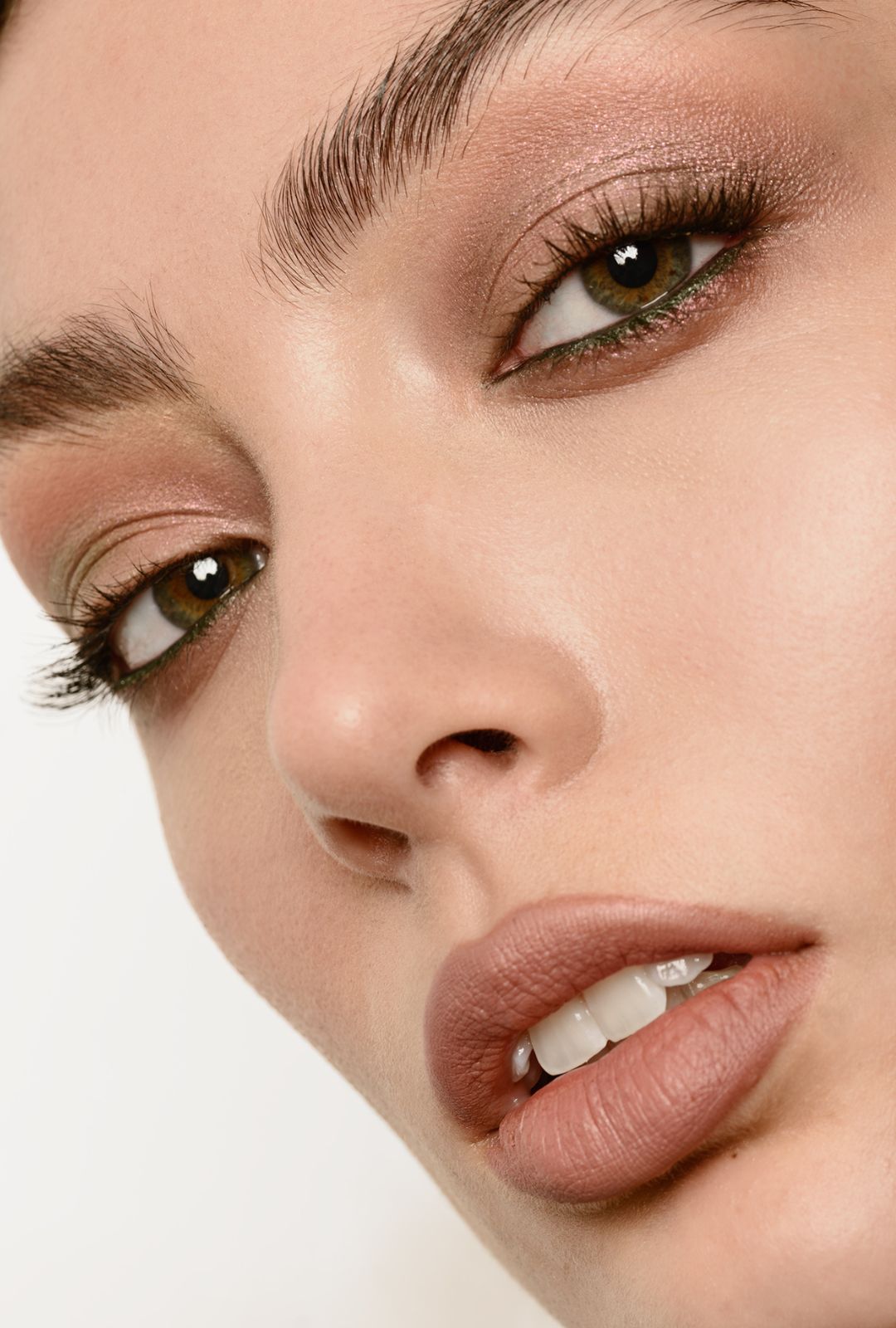 Cómo lograr la tendencia de glowy skin según Israel Quiroz Marie