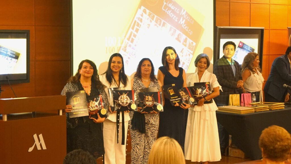 100 mujeres judías mexicanas excepcionales, estrellas de Mujer