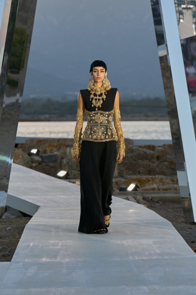 La colección Alta Moda 2024 de Dolce & Gabbana es un homenaje a la artesanía de Cerdeña. Fotografía: Cortesía de Dolce & Gabbana.