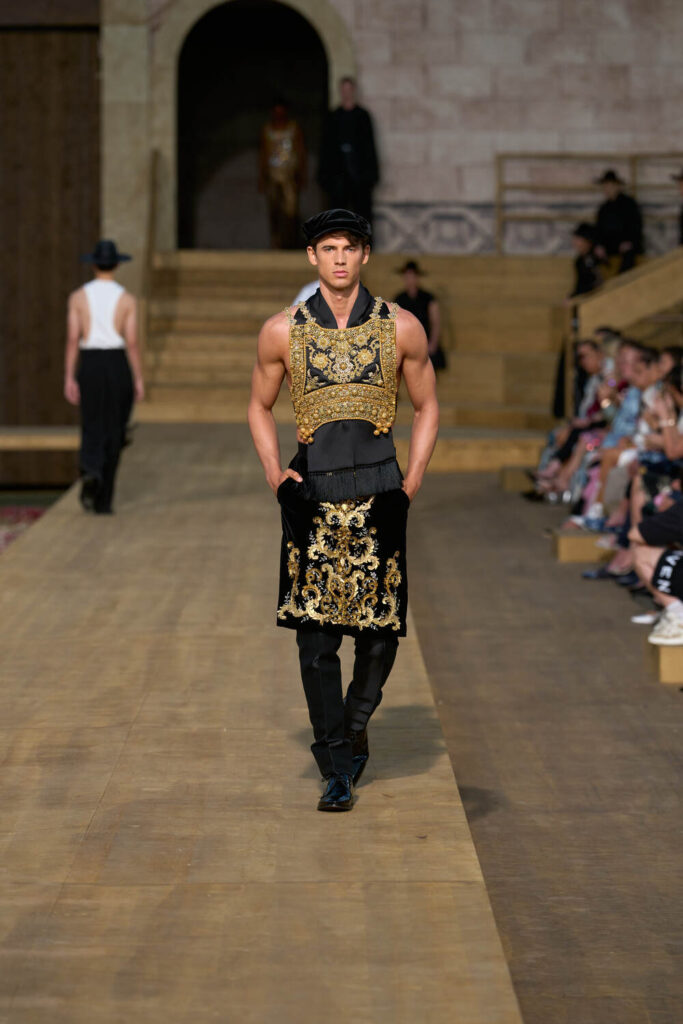 Look 18 Dolce Gabbana Alta Sartoria Cerdeña 2024