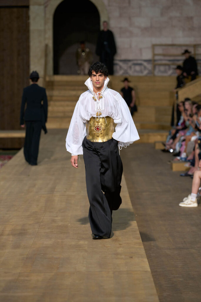 Look 20 Dolce Gabbana Alta Sartoria Cerdeña 2024