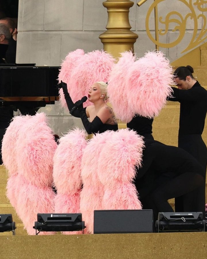 Lady Gaga en vestido rosa inauguración Juegos Olímpicos