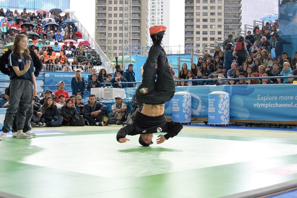 Un atleta en medio de una acrobacia en los YOG Buenos Aires 2018