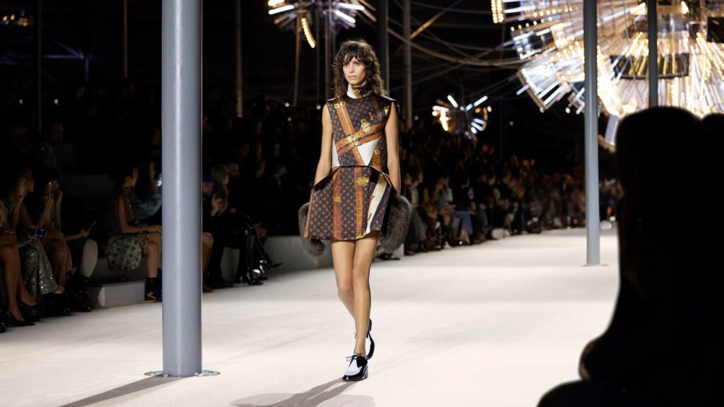 Mica Argañaraz Louis Vuitton otoño 2024 paris Fashion Week