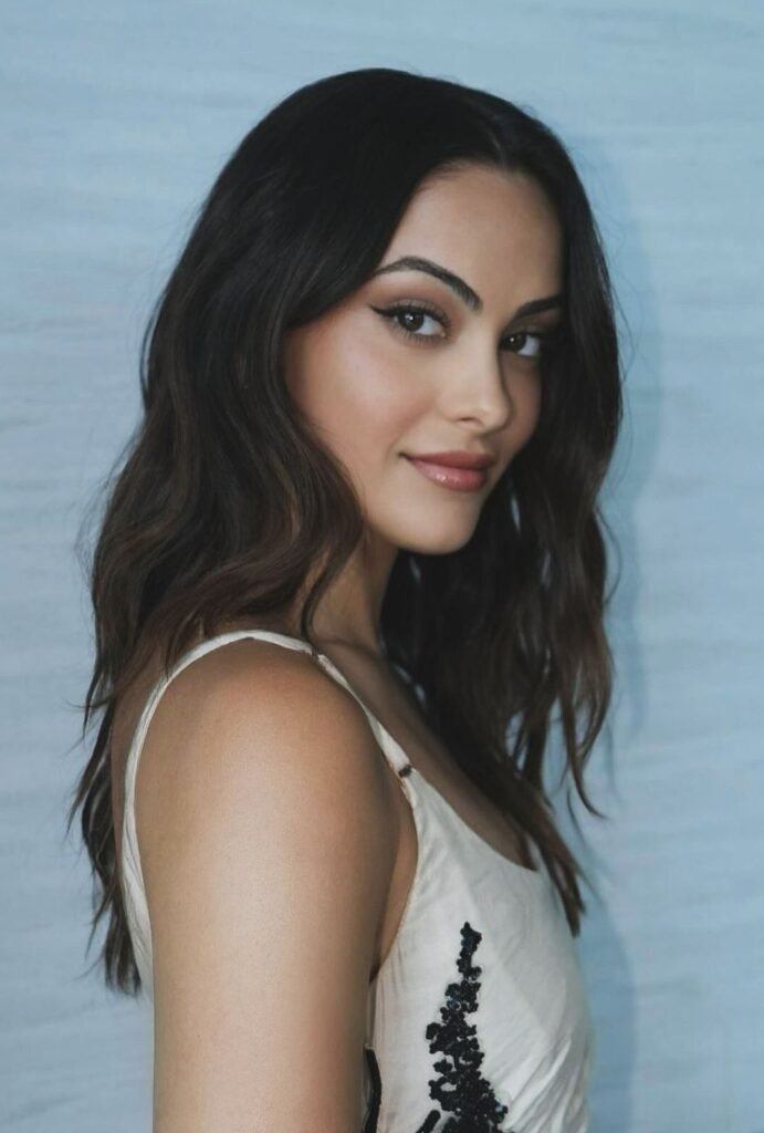 Camila Mendes