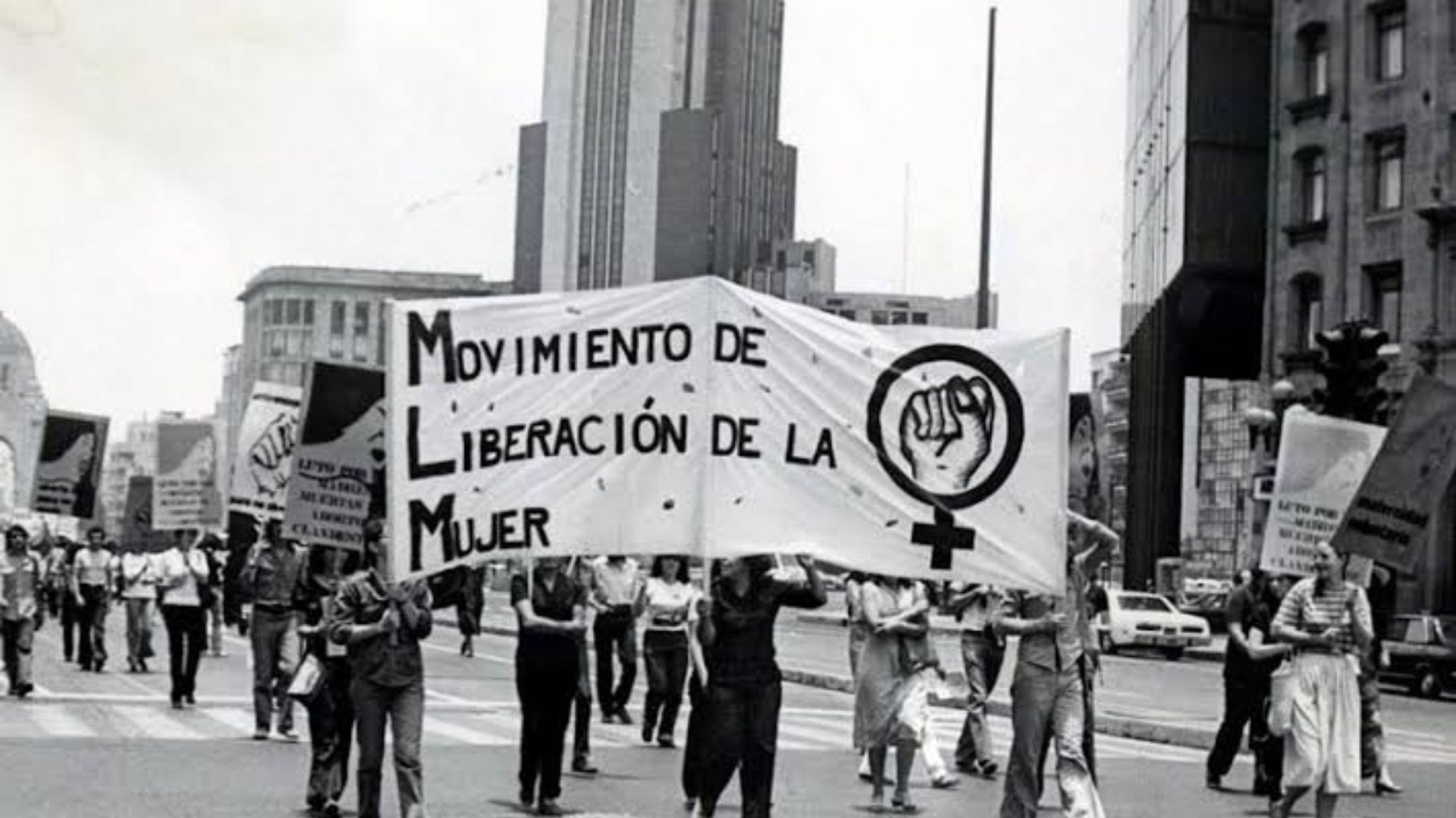 mujeres-en-la-lucha-estudiantil-del-2-de-octubre-de-1968-marie-claire