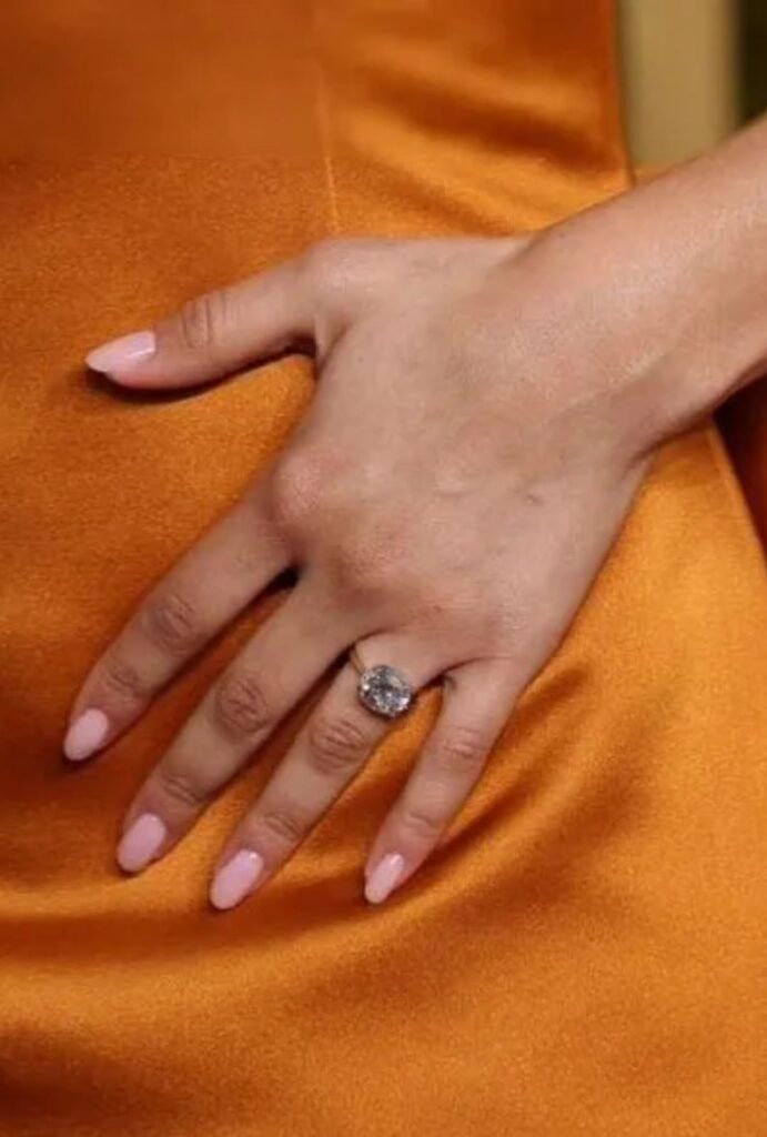 Anillo de compromiso de Zendaya 