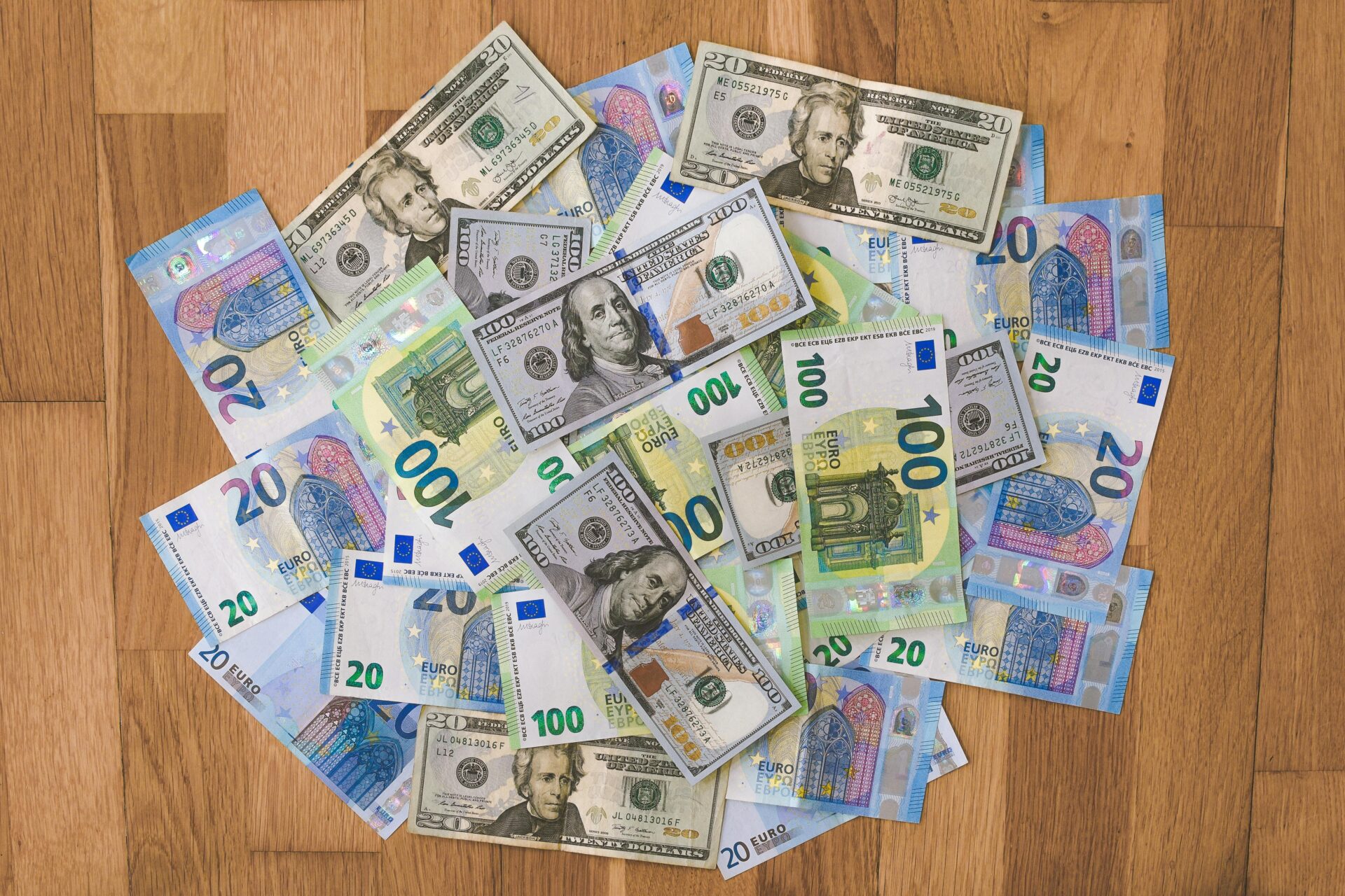 ¿Qué significa soñar que encuentras dinero? Interpretaciones y mensajes