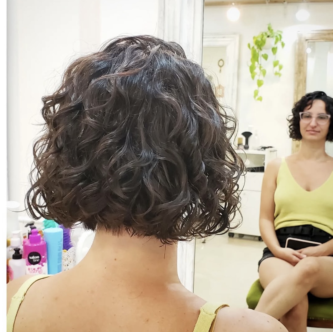 Cortes para cabello rizado que triunfan en 2025