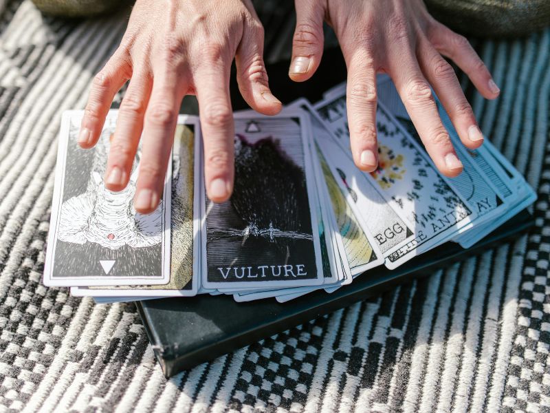 Cartas para leer el Horóscopos de abril 2025