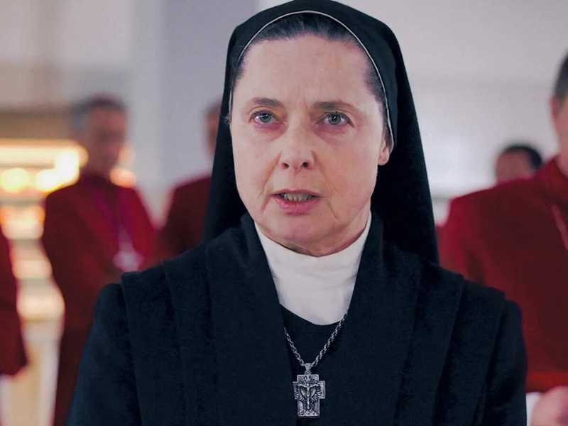 Isabella Rossellini como Hermana Agnes
