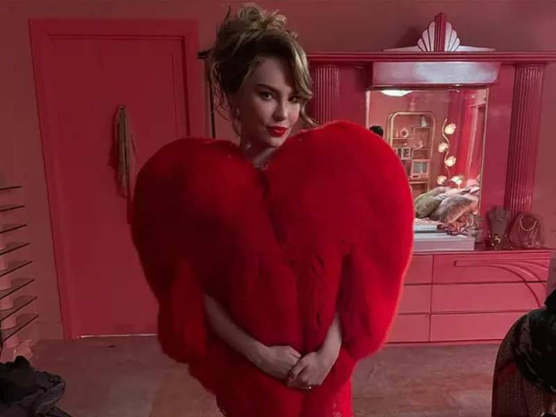 Abrigo de corazón de Belinda en Mentiras