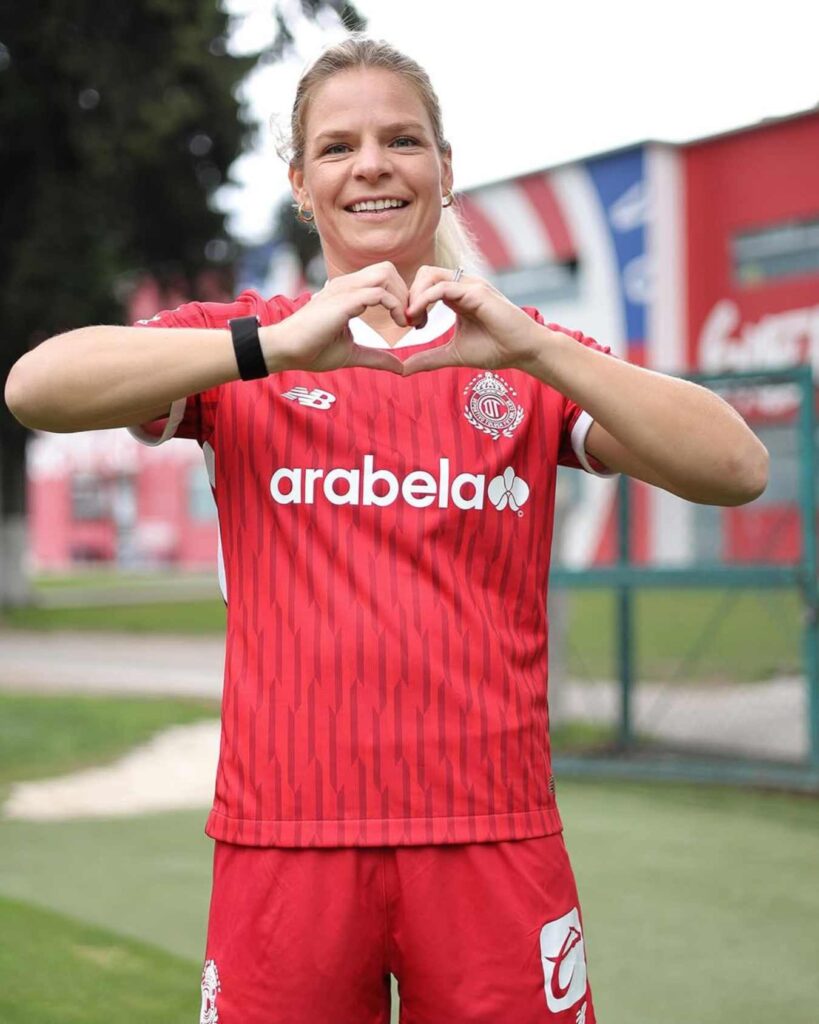 Eugénie Le Sommer con Toluca