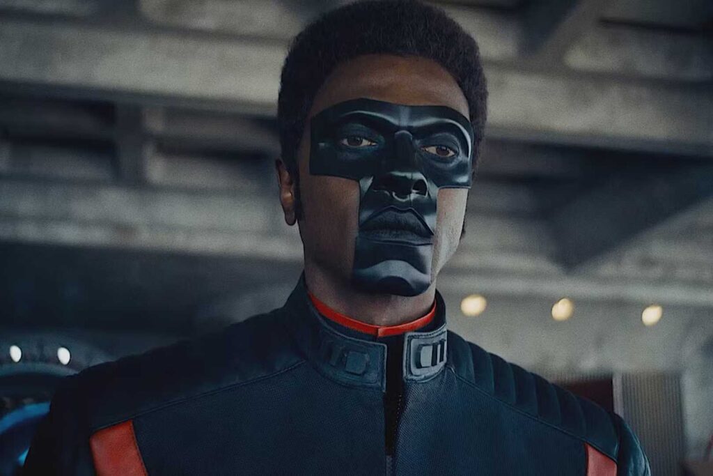 Edi Gathegi como Mister Terrific