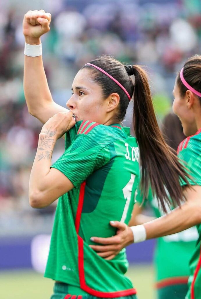futbolista mexicana Lizbeth Ovalle