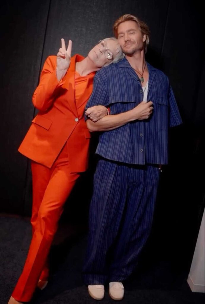 Jake (Chad Michael Murray) y Tess (Jamie Lee Curtis). 