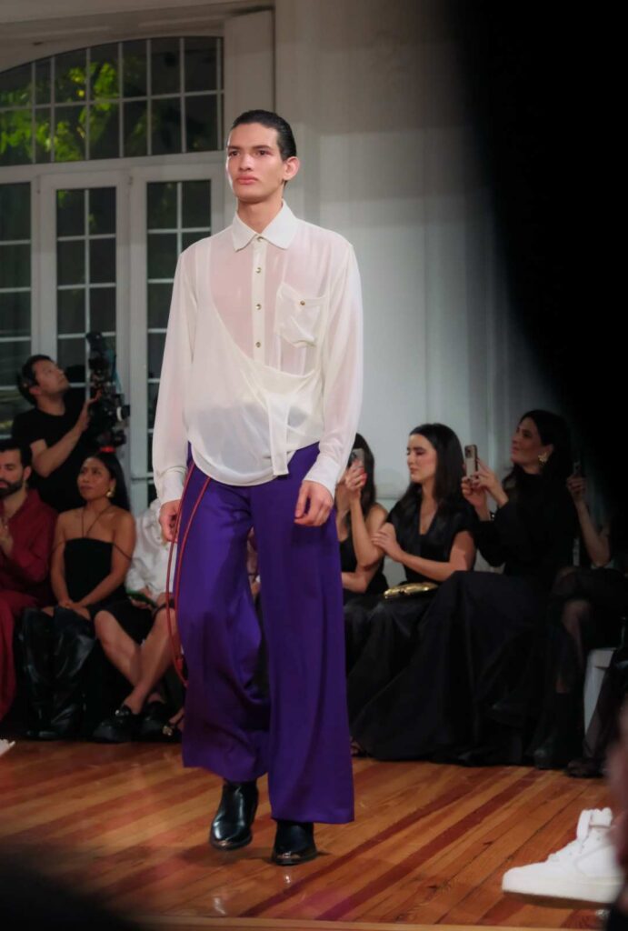 Ropa de Neithan Herbert para Raíz sin Tierra