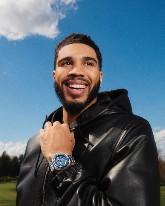 Jayson Tatum lleva el reloj Charter