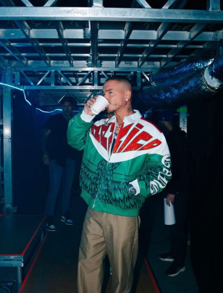 J Balvin chamarra