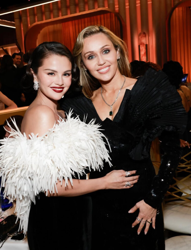 Selena Gomez y Miley Cyrus
