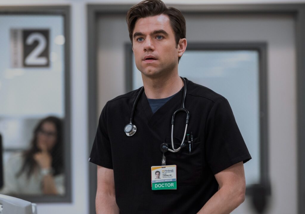 The Pitt personajes - Patrick Ball como el Dr. Langdon