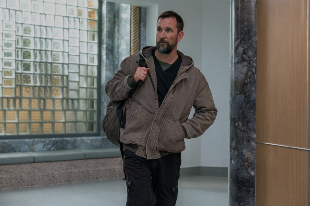 Noah Wyle como el Dr. Robby Noah en The Pitt