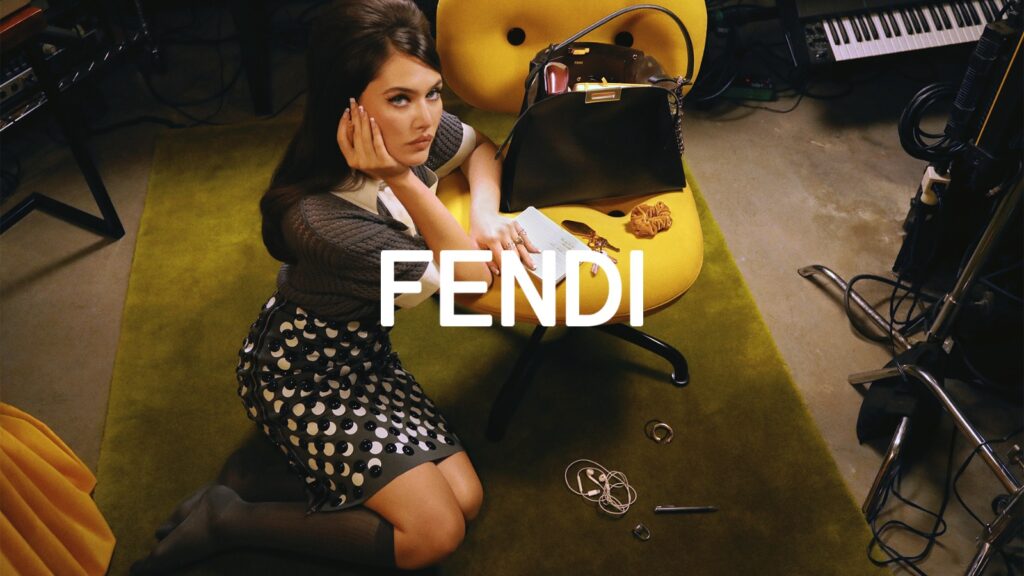 Sienna Spiro en FENDI Way