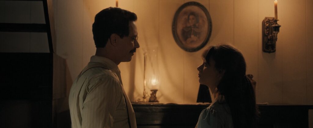 Francisco Angelini como Dr. Brown