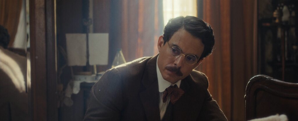 Francisco Angelini como Dr. Brown