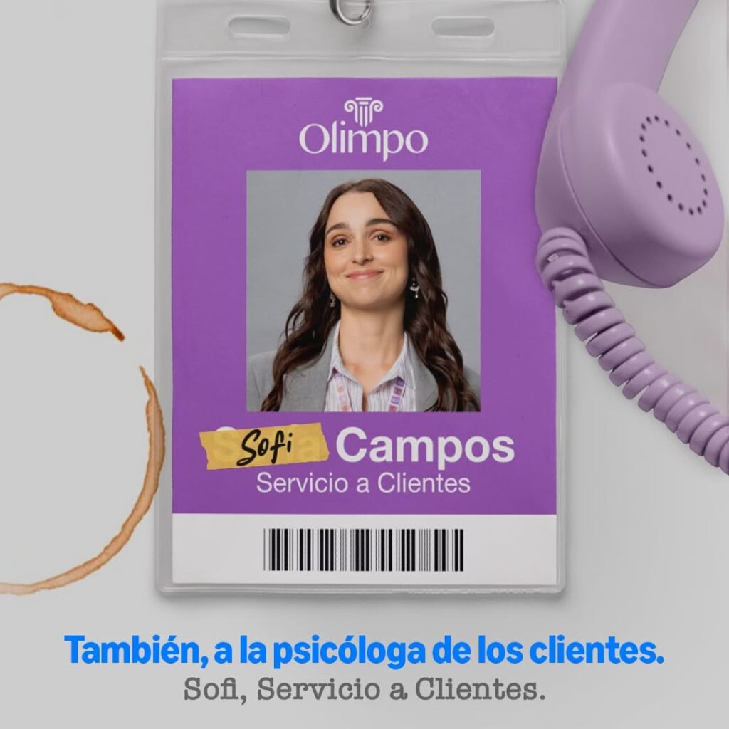Sofi Campos es la encargada de Servicio a Clientes de La Oficina