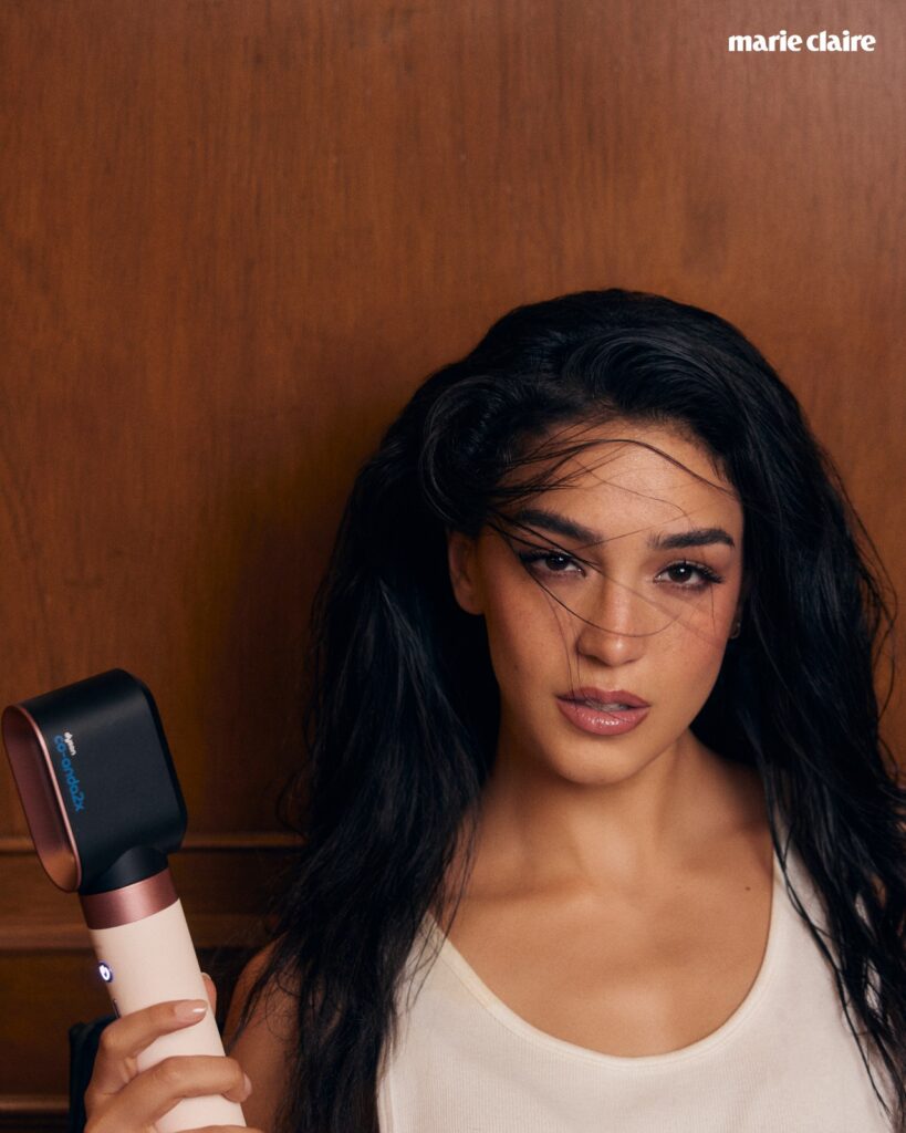 Alejandra Capetillo con Dyson