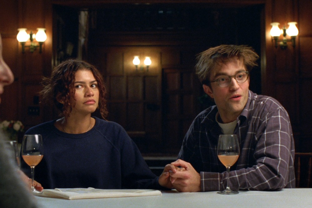 Zendaya y Robert Pattinson en The Drama