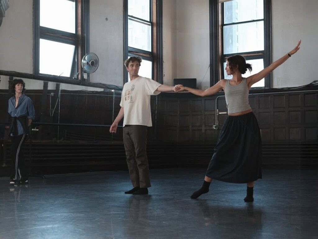 ¿Qué pasa al final de The Drama?