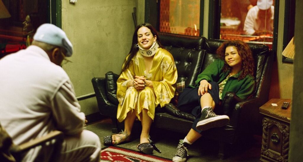 Rosalía y Zendaya en Euphoria.