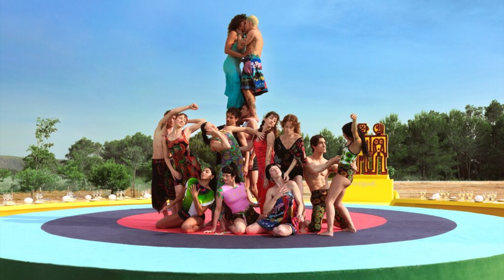 Un performance de Desigual