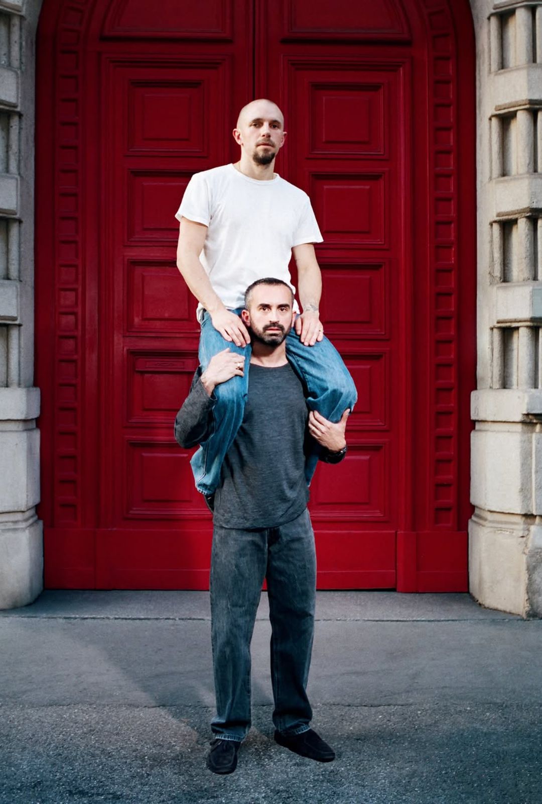 Loris Messina y Simone Rizzo son los nuevos directores creativos de Moschino